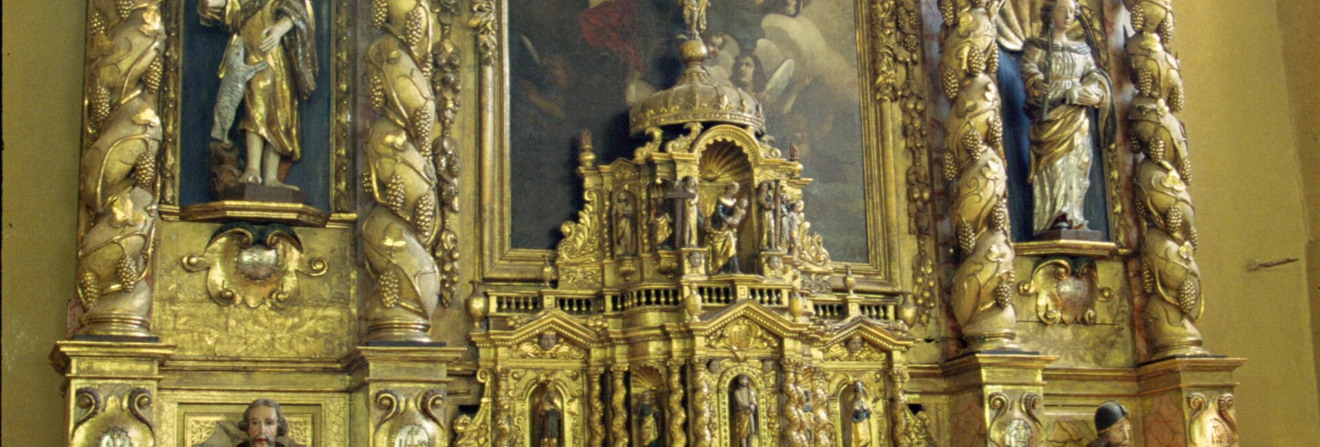La chapelle des Pénitents de Chaudes-Aigues dans le 15